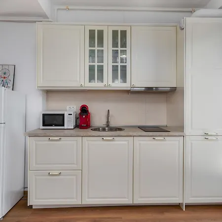 Lakeside Serenity Adamar Mamaia