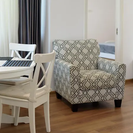 Apartment Lakeside Serenity Adamar *
