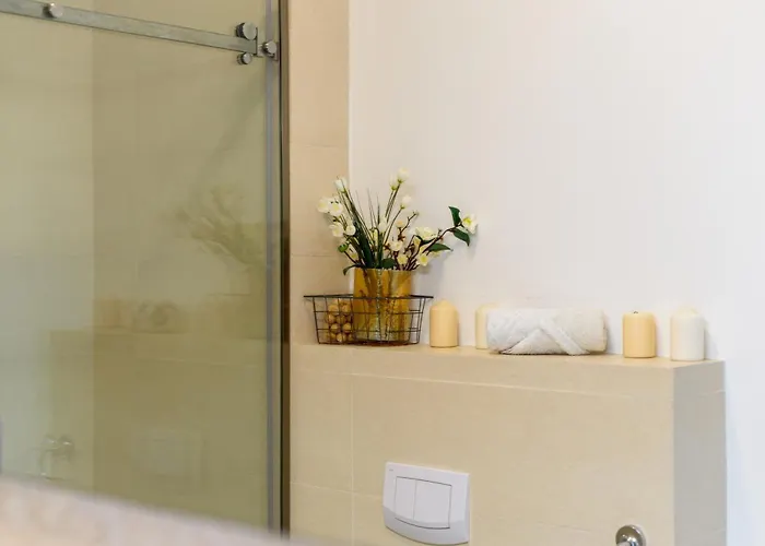 Lakeside Serenity Adamar Apartman *