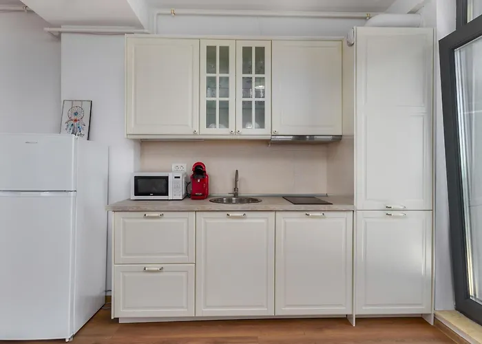 Lakeside Serenity Adamar Mamaia