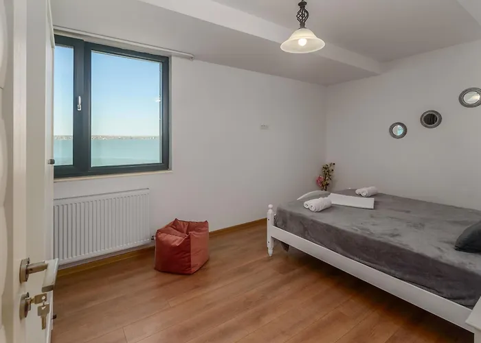 Apartman Lakeside Serenity Adamar