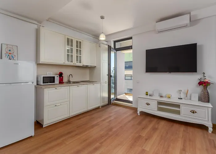 Lakeside Serenity Adamar Apartman