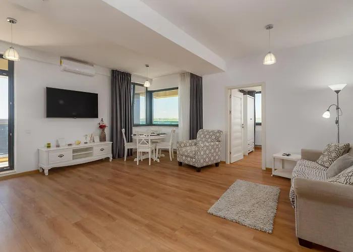 Lakeside Serenity Adamar Apartman *